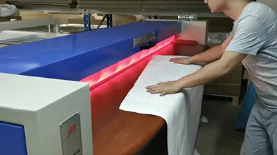 Machine pour mesurer le cuir souple