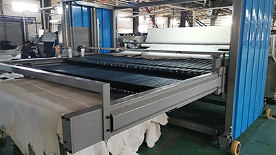 Machine pour empiler le cuir