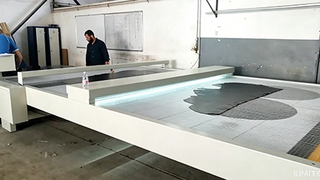 Machine de mesure du cuir fini
