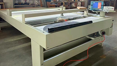 Machine de mesure du cuir fini