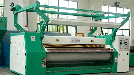 Machine à repasser et gaufrer le cuir